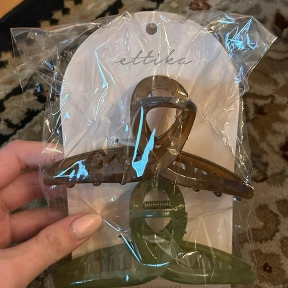 Ettika women hair clips NWT - Picture 2 of 3